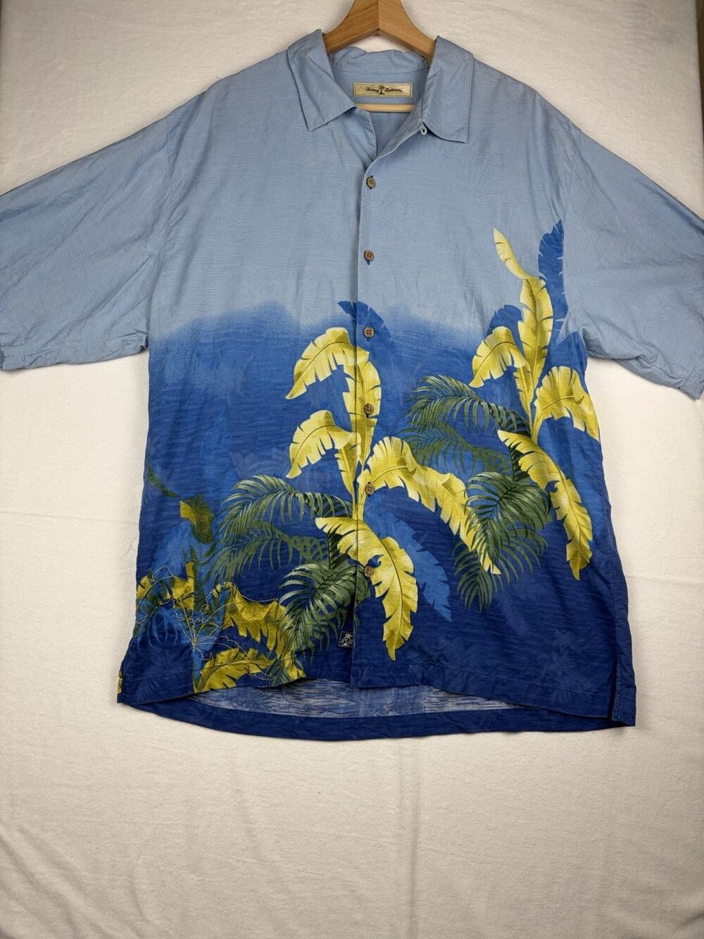 Tommy Bahama Shirt Men’s XL Blue 100% Silk Banana Leaf Hawaiian Camp Aloha